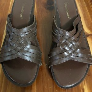 Bare Traps Sandals